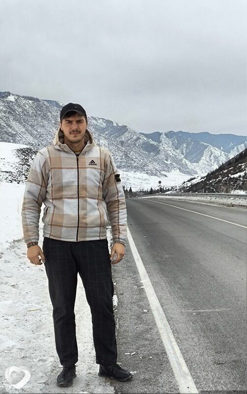 Виталий, 24, Бийске — анкета №3236787