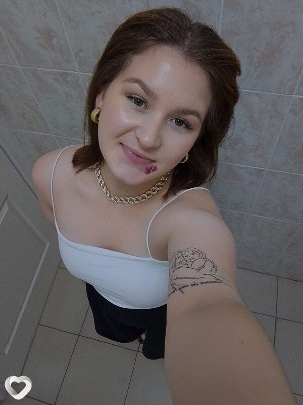 Карина, 21, Братске — анкета №3236768