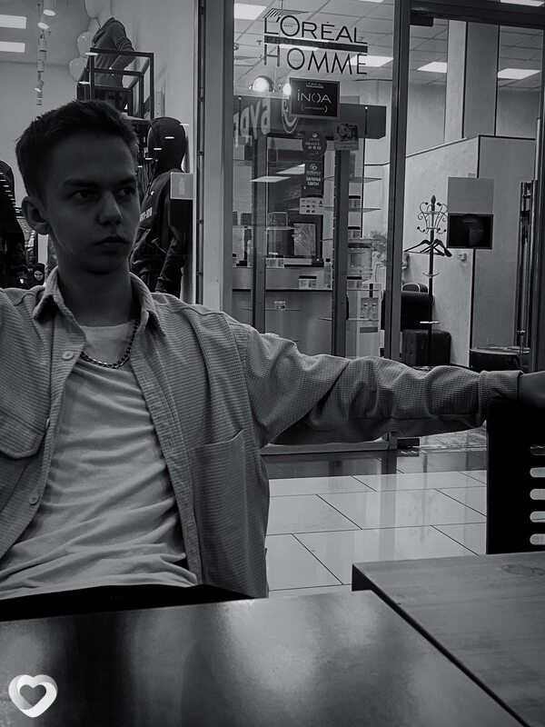 Artem, 19, Москве — анкета №3236994