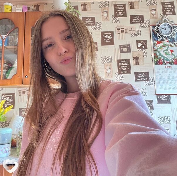 Вика, 20, Саратове — анкета №3239463