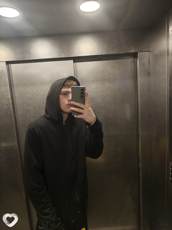 Денис, 18, Санкт-Петербурге — анкета №3240254