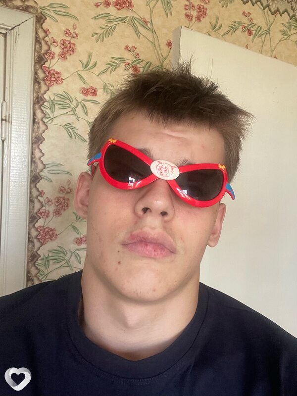 Denis, 19, Пинске — анкета №3240872