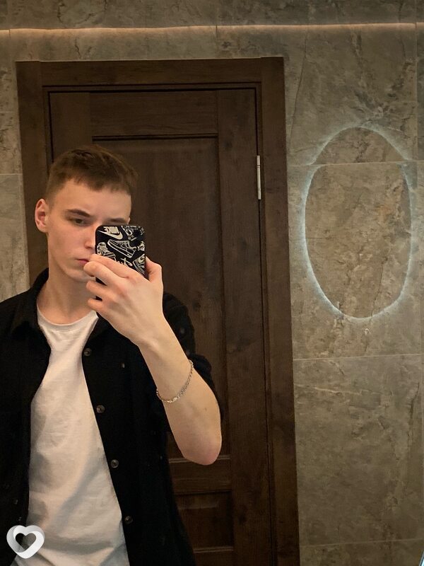 Максим, 21, Саратове — анкета №3243321