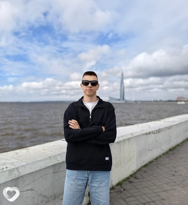 Артём, Брянск