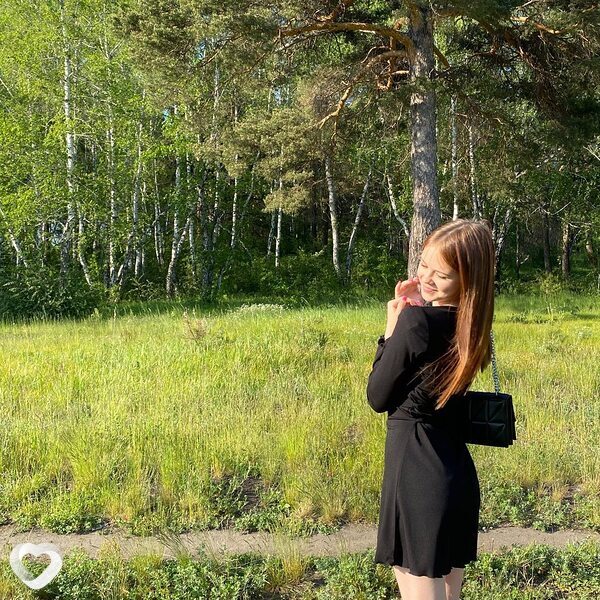 Алёна, 21, Каменске-Уральском — анкета №3247735