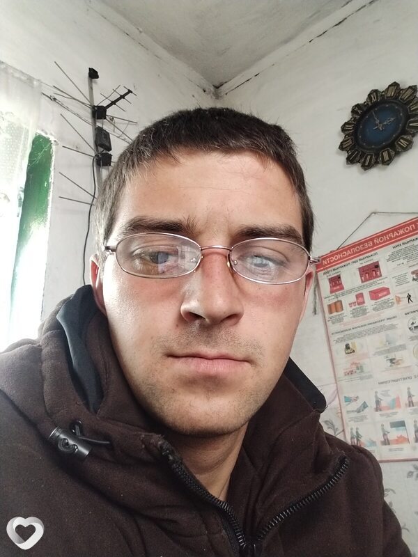 Денис, 27, Ельске — анкета №3248684