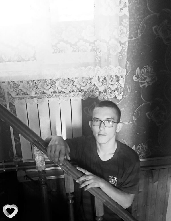 Толик Лукашов, 18, Железногорске — анкета №3250083