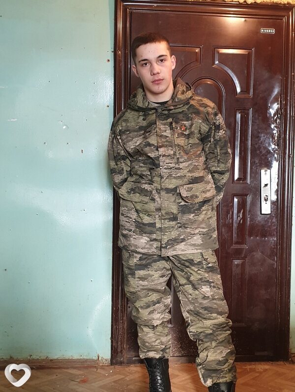 Игорь, 22, Ленске — анкета №3250086