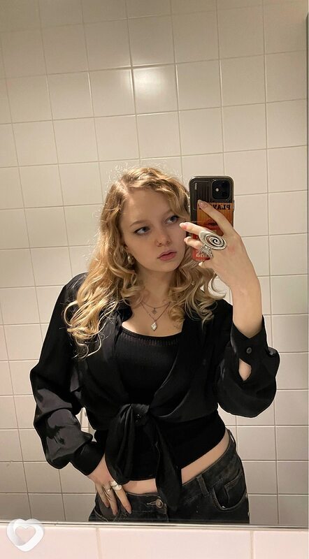 Рина, 22, Санкт-Петербурге — анкета №3250195