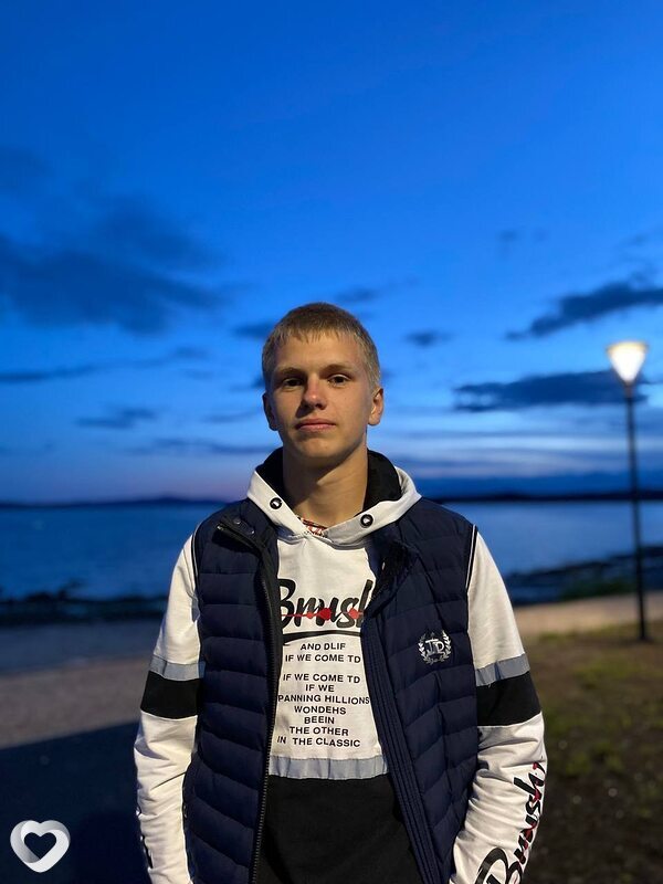 Иван, 21, Курске — анкета №3250828