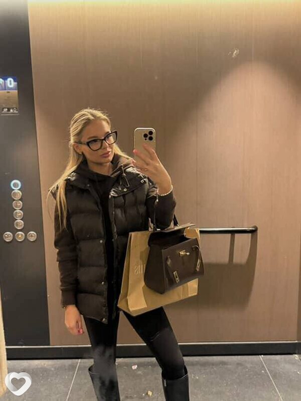 Ариночка, 24, Екатеринбурге — анкета №3253225