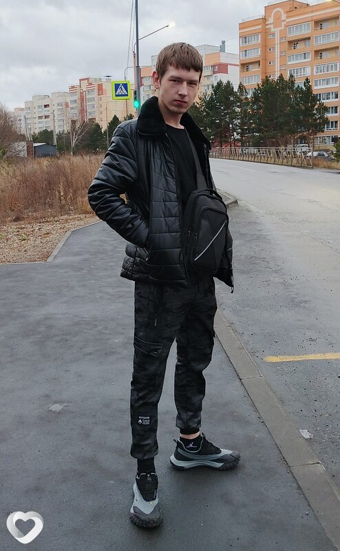 Александр, 19, Анжеро-Судженске — анкета №3253200