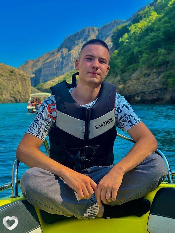 Денис, 20, Белореченске — анкета №3254288