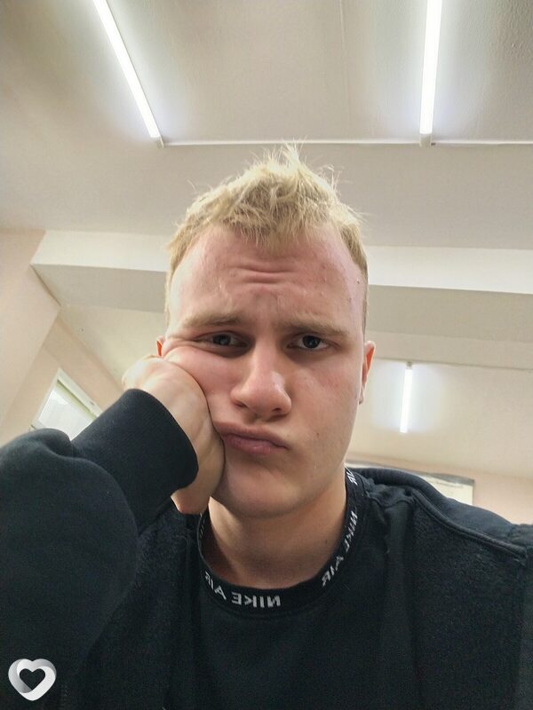 Денис, 19, Волгограде — анкета №3254345