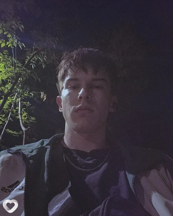 Денис, 22, Барнауле — анкета №3256754