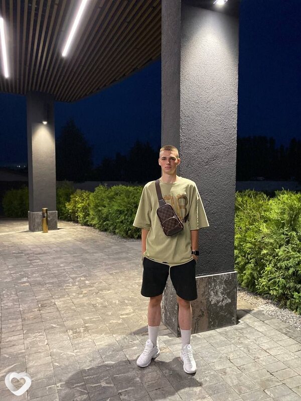Даниил, 19, Ульяновске — анкета №3258822