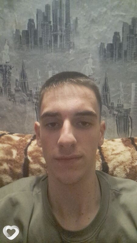 Аркадий, 19, Белогорске — анкета №3260501