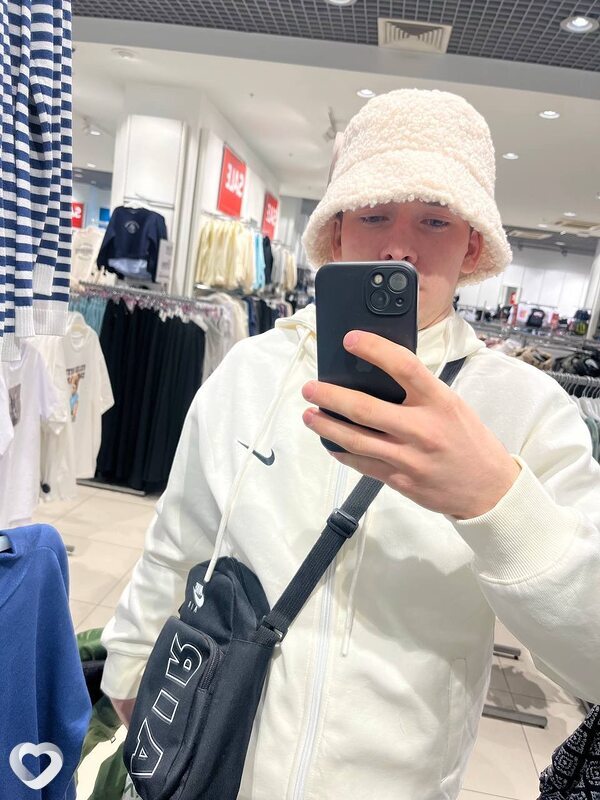 Максим, 21, Новосибирске — анкета №3262649