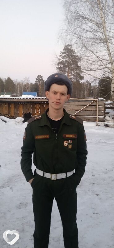 Илья, 21, Томске — анкета №3265382
