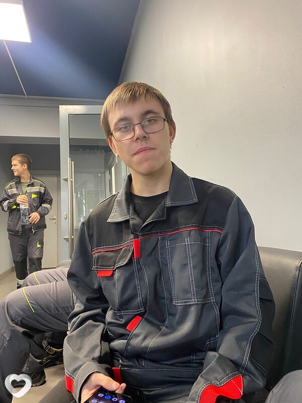 Максим, 18, Москве — анкета №3268369