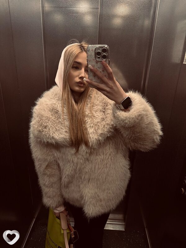 Сабриночка, 20, Санкт-Петербурге — анкета №3268717