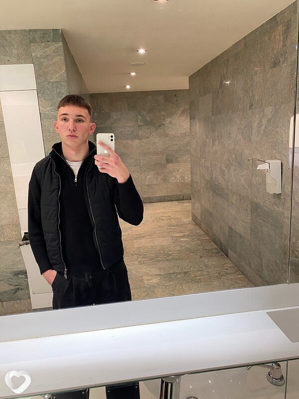Александр, 19, Санкт-Петербурге — анкета №3270064