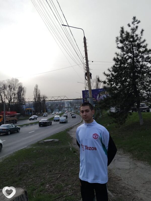 Кирилл, 19, Шахтах — анкета №3272555