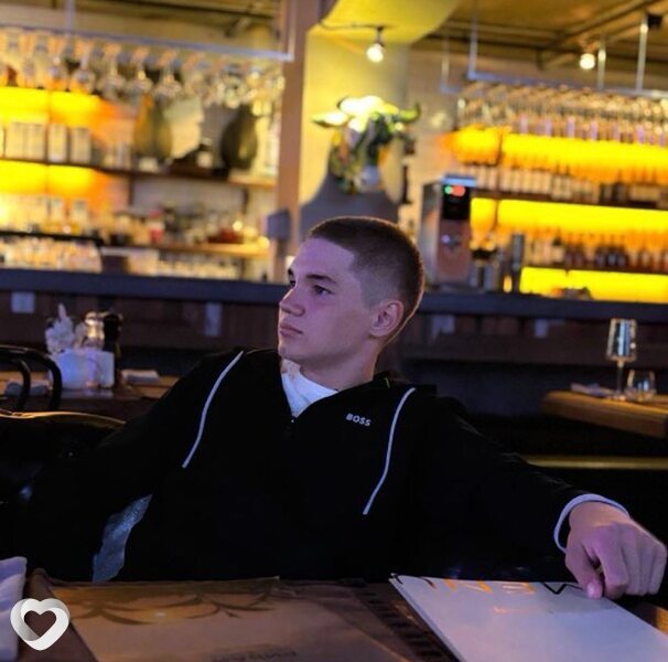 Александр, 19, Новосибирске — анкета №3272558