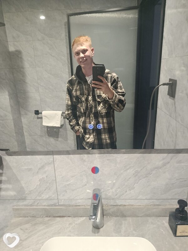 Роман, 22, Усолье-Сибирское — анкета №3273028