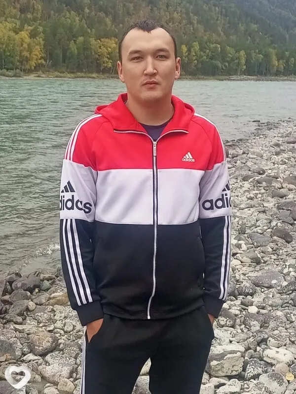 Виталий, 29, Горно-Алтайске — анкета №3275439