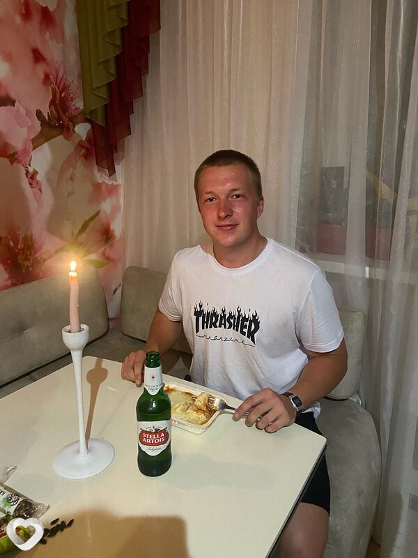 Миша, 21, Москве — анкета №3276133