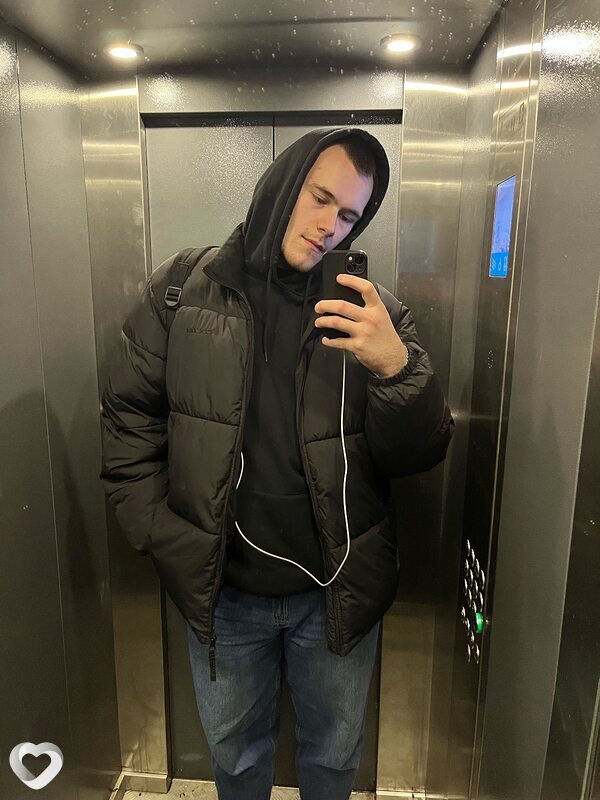 Максим, 22, Москве — анкета №3279171