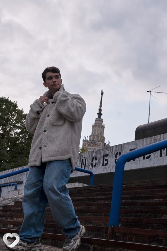 Максим, 23, Москве — анкета №3279693