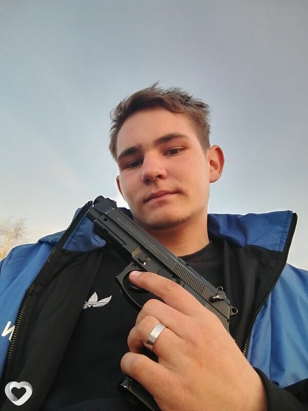 Владислав, 19, Барнауле — анкета №3282089