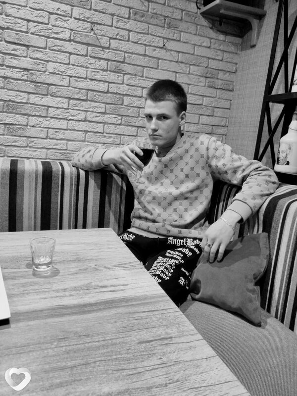 Кирилл, 21, Камени-на-Оби — анкета №3282805