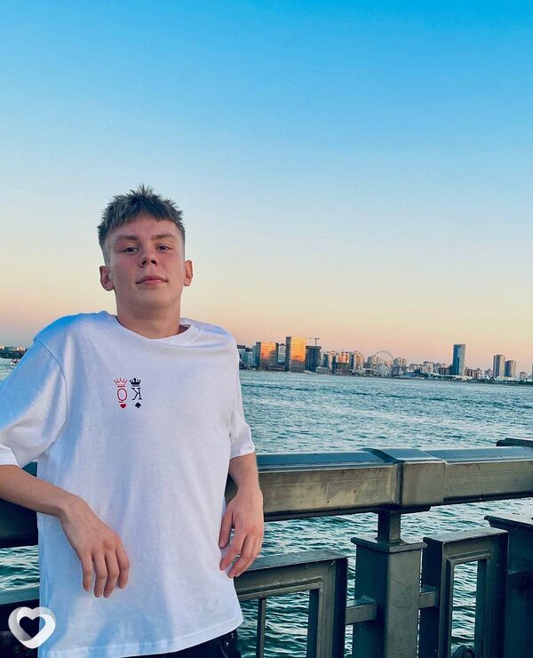 Владимир, 21, Челябинске — анкета №3283034