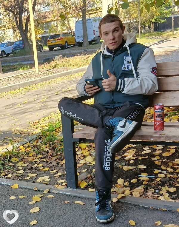 Саша, 22, Новошахтинске — анкета №3283408