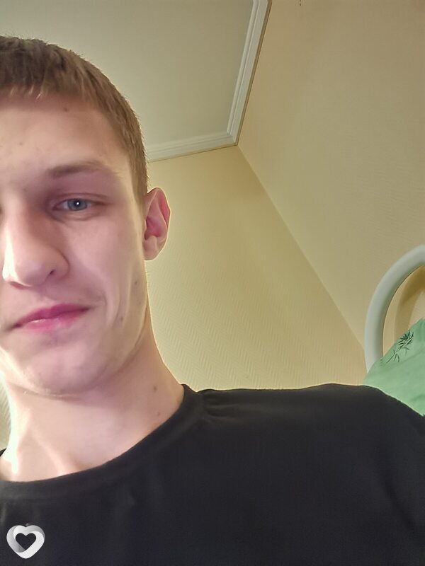 Дмитрий, 21, Ульяновске — анкета №3285362