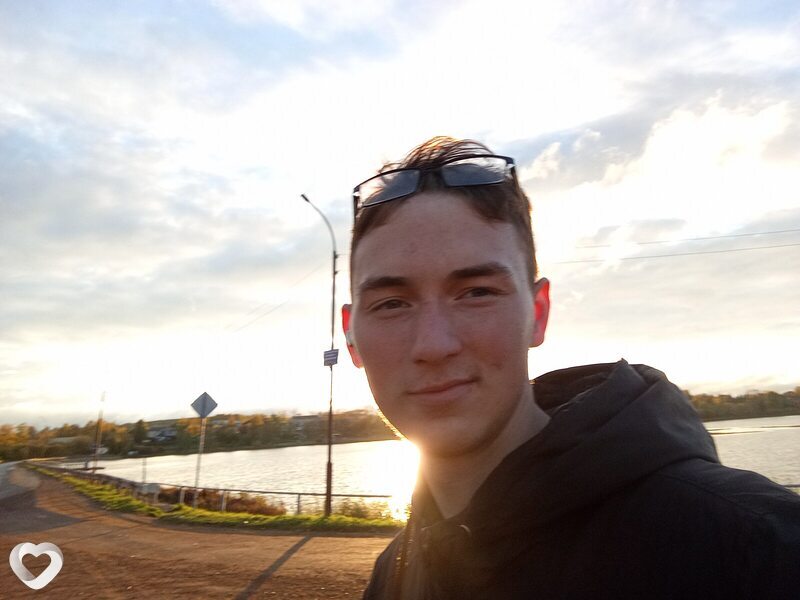 Антон, 20, Красном Сулине — анкета №3286619