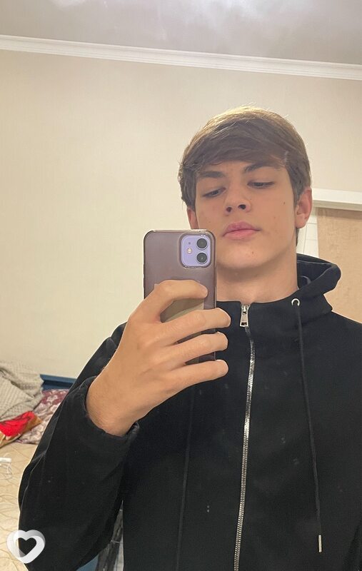Илья, 18, Краснодаре — анкета №3287178