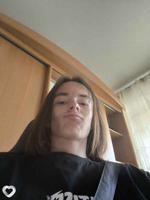 Арсений, 18, Барнауле — анкета №3287434