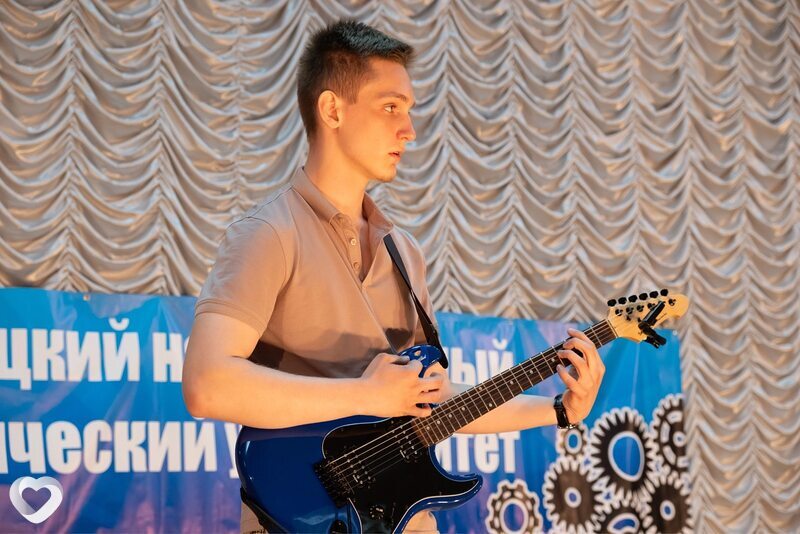Михаил, 19, Донецке — анкета №3287955