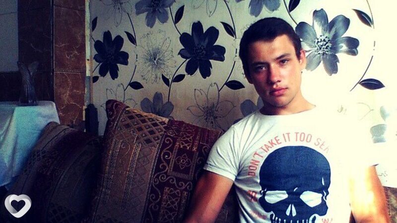 Толик, 23, Донецке — анкета №3289155