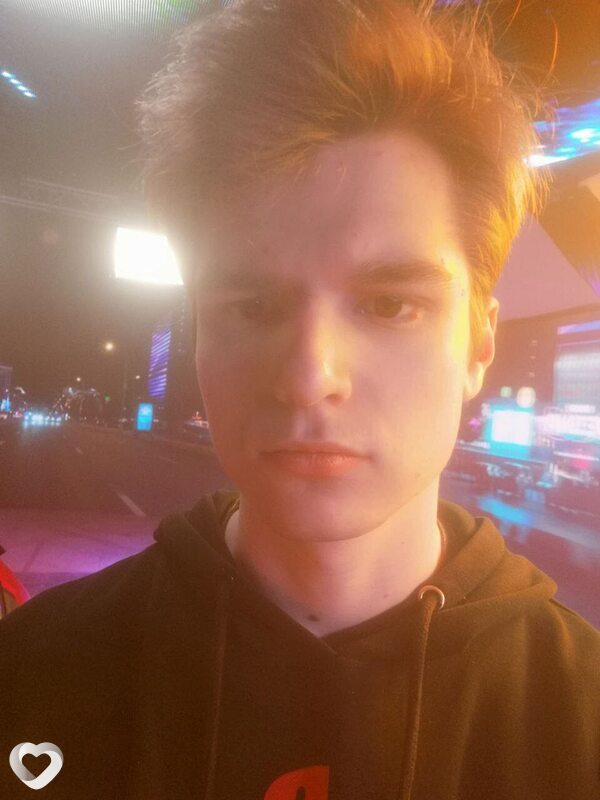 Денис, 21, Москве — анкета №3289702