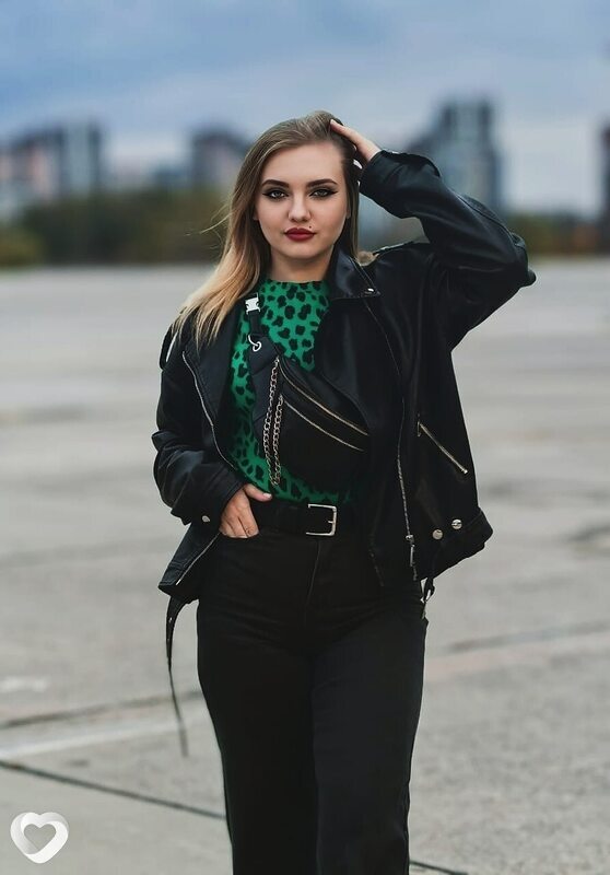 Дина, 26, Краснодаре — анкета №3292392