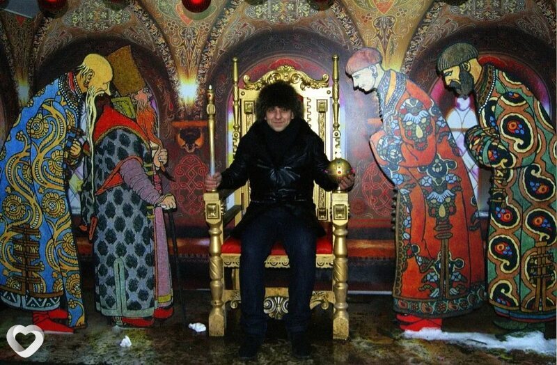 Роман, Счастье