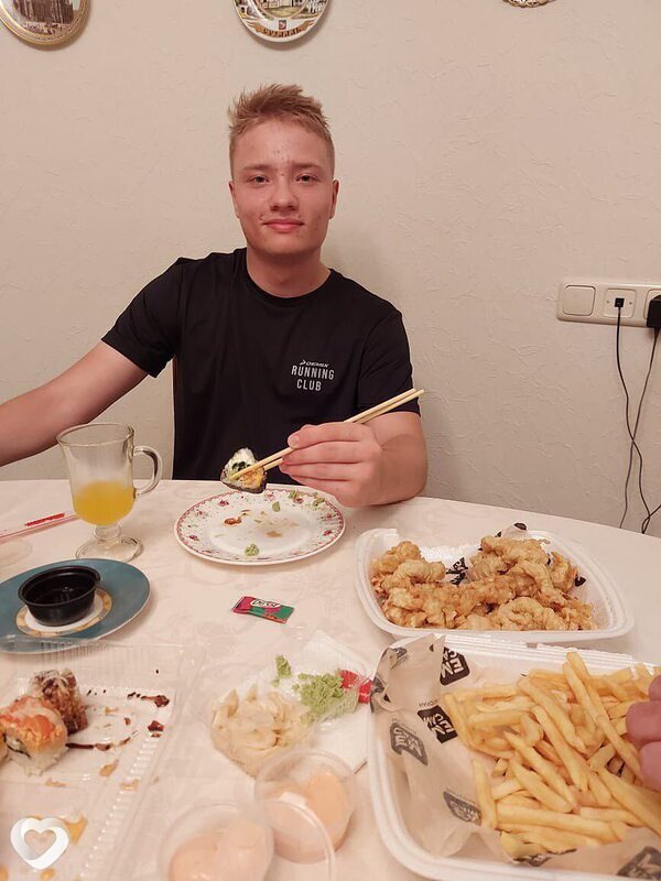 Марк, 23, Первоуральске — анкета №3293857