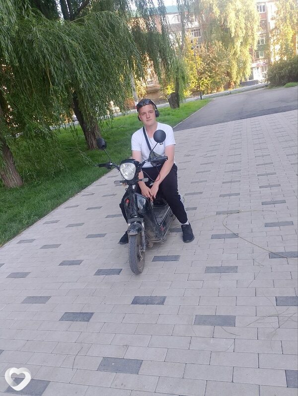 Кирилл, 19, Бузулуке — анкета №3296684