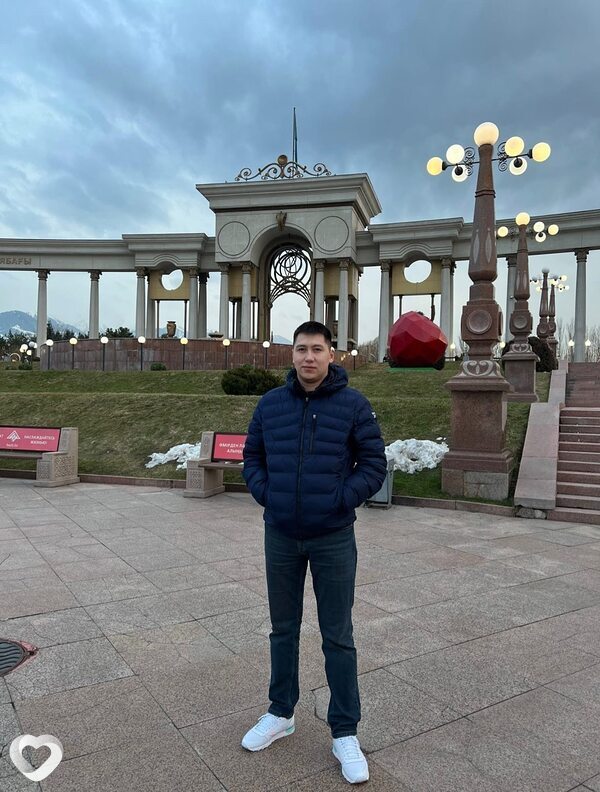 Данияр, 27, Атырау(гурьев) — анкета №3298120
