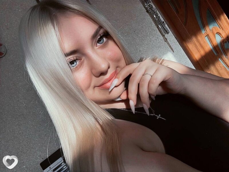 Карина, 19, Донецке — анкета №3297921